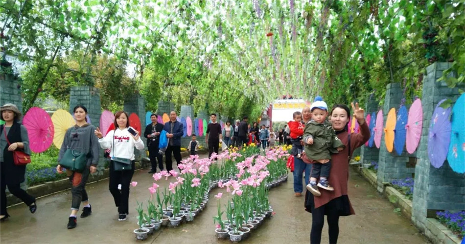 BBunion涪陵金科世界中心:大手拉小手,一起去郊游 BBunion涪陵金科世界中心:大手拉小手,一起去郊游