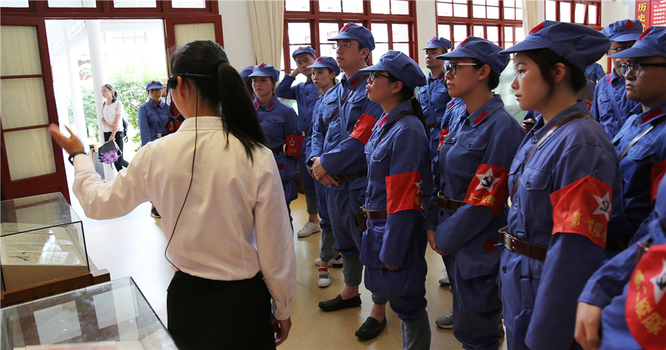 在古田会议光芒照耀下BBunion人继续前进 在古田会议光芒照耀下BBunion人继续前进